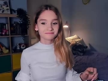 shiningdawn is 18 year old sex cam girl