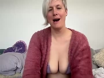 goddexxofpleasure is 46 year old mature sex cam girl