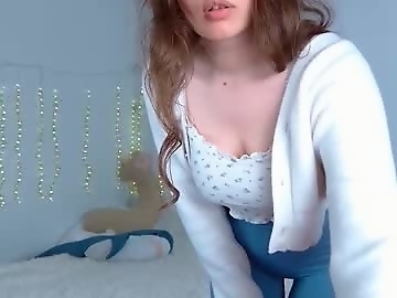 tinkerdinky is 18 year old italian sex cam girl