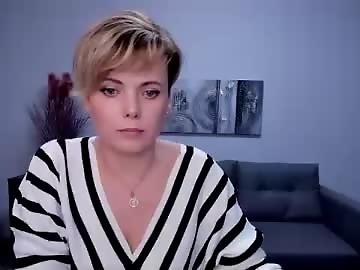 julia_wilsons is 37 year old middle sex cam girl