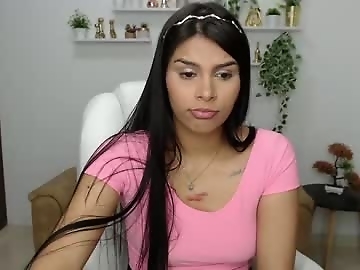 emmie_xxx is 24 year old sex cam girl