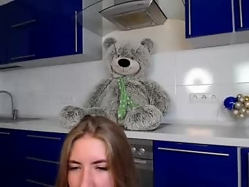 ella__sweety is 19 year old teen sex cam girl
