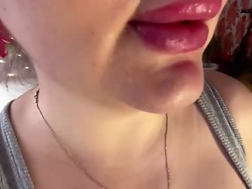 leysun7777 is 29 year old milf sex cam girl