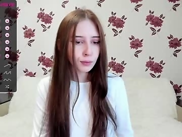 rocketsgirl is 20 year old private sex cam girl