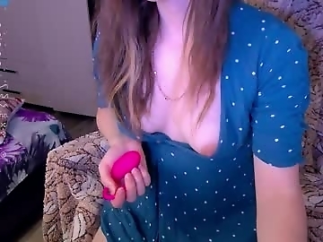 flonodo is 0 year old french sex cam girl