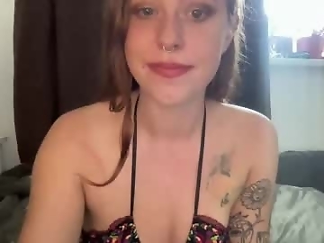 wellicaren is 20 year old ass sex cam girl