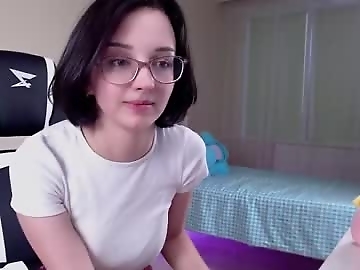 queen_kitty1818 is 18 year old oil sex cam girl