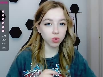 cute_beauty is 21 year old teen sex cam girl